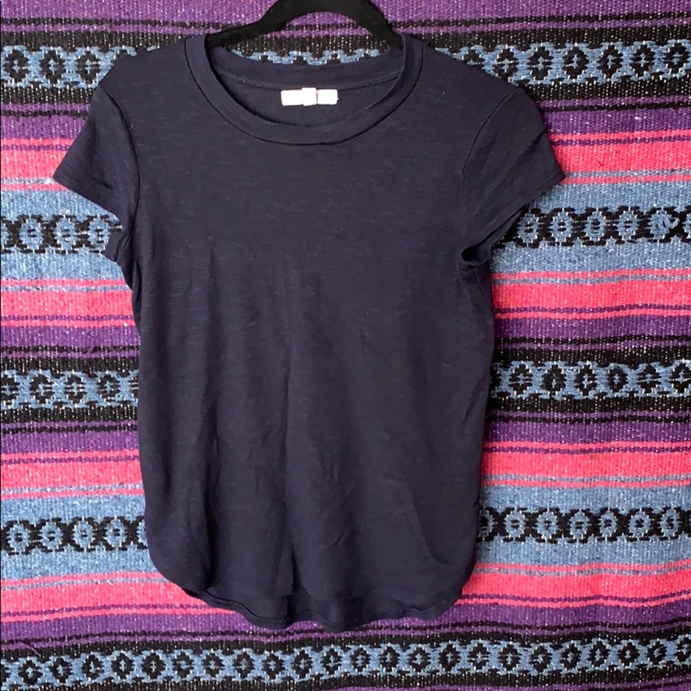 Regular navy blue tshirt